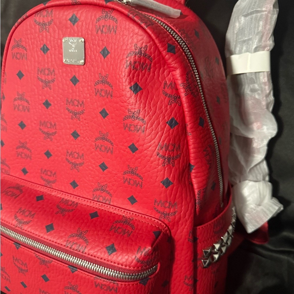 MCM Scarlet Backpack with Iconic Print - Picture 2 of 9